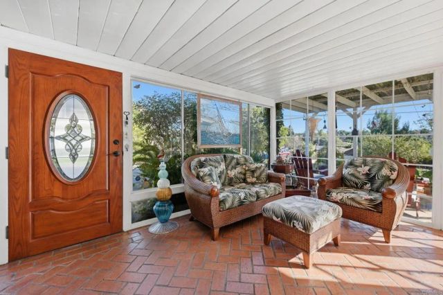 145 Barhaven Lane, Fallbrook, CA 92028