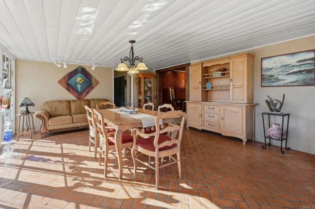 145 Barhaven Lane, Fallbrook, CA 92028