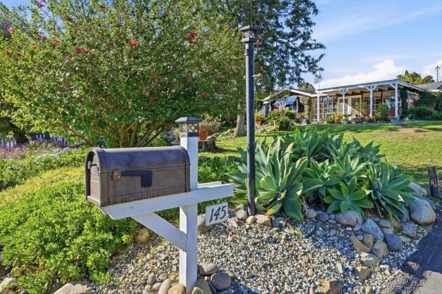 145 Barhaven Lane, Fallbrook, CA 92028