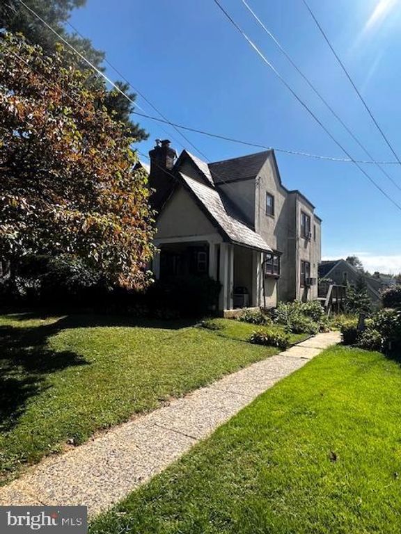 633 GEORGES LN, Ardmore, PA 19003