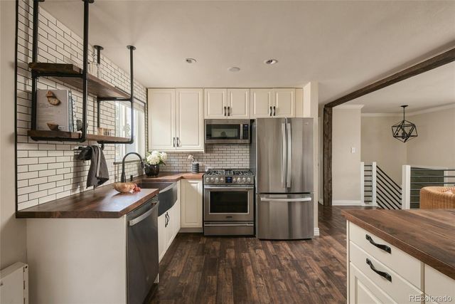 7058 W Roxbury Avenue, Littleton, CO 80128