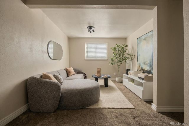 7058 W Roxbury Avenue, Littleton, CO 80128