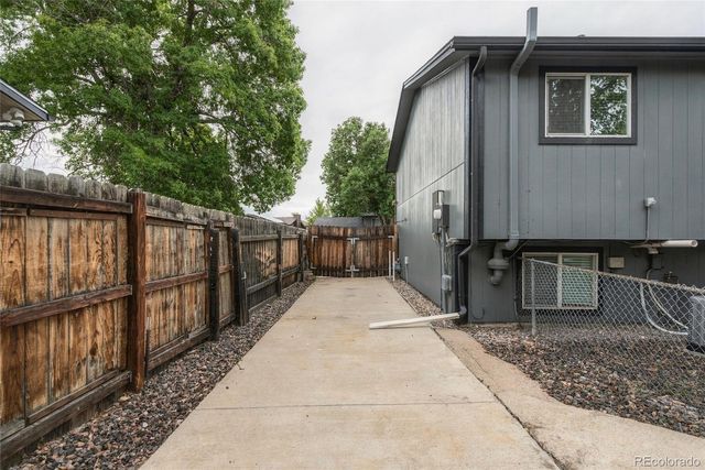 7058 W Roxbury Avenue, Littleton, CO 80128