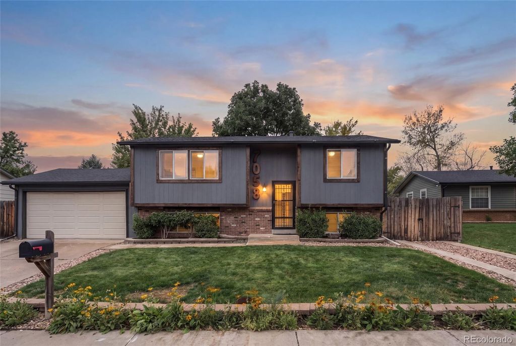 7058 W Roxbury Avenue, Littleton, CO 80128