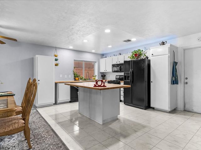 727 Brick Drive, Henderson, NV 89002
