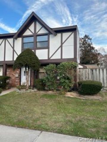 2 Williamsburg Court C, Ridge, NY 11961