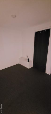 2 Williamsburg Court C, Ridge, NY 11961