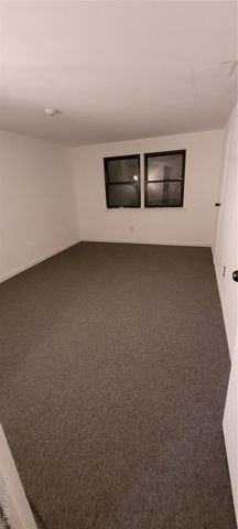 2 Williamsburg Court C, Ridge, NY 11961