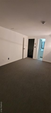 2 Williamsburg Court C, Ridge, NY 11961