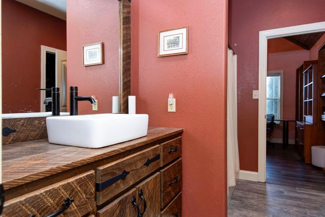 901 Trimble Road, Seymour, MO 65746