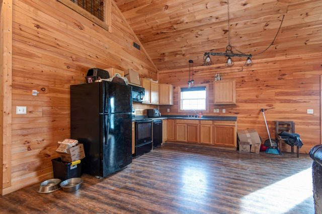 901 Trimble Road, Seymour, MO 65746