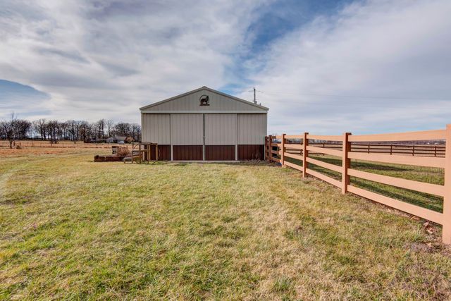 901 Trimble Road, Seymour, MO 65746