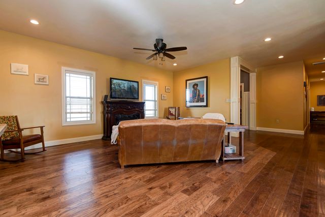 901 Trimble Road, Seymour, MO 65746