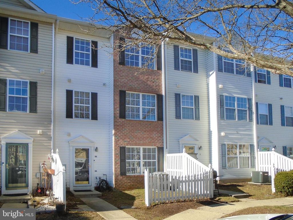 Image 1 of property listing at 50-E HEARTHSTONE CT, Annapolis, MD 21403