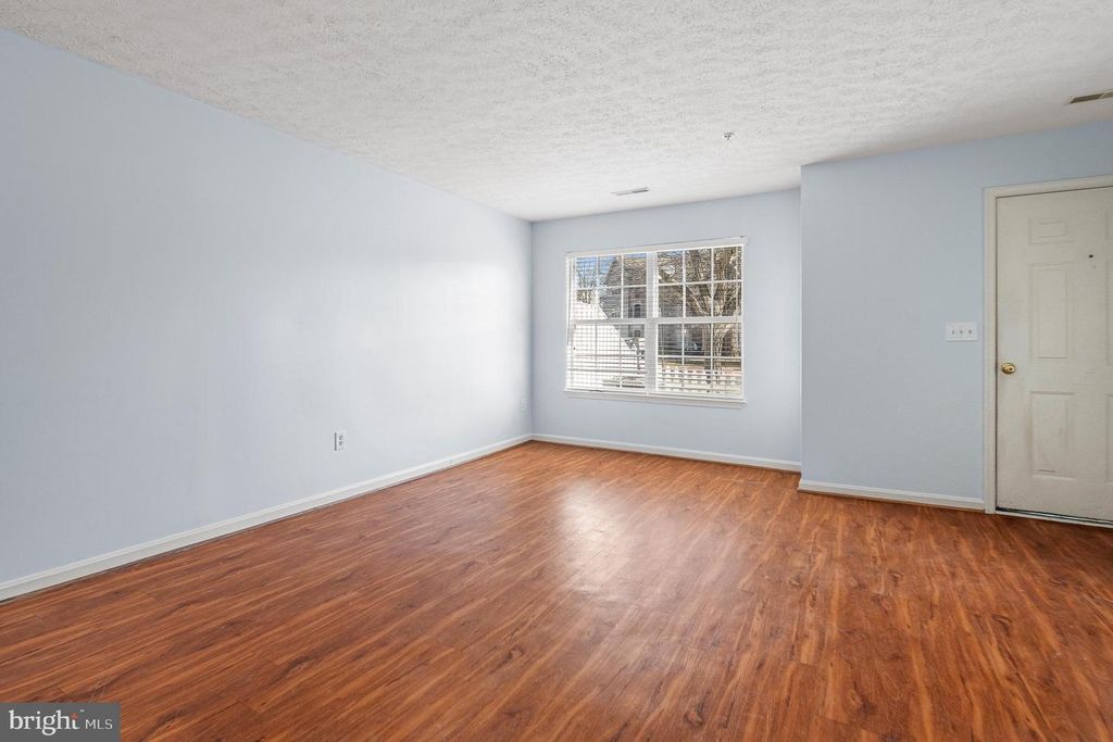 Image 11 of property listing at 50-E HEARTHSTONE CT, Annapolis, MD 21403