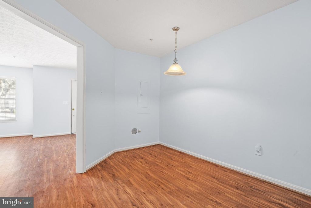 Image 13 of property listing at 50-E HEARTHSTONE CT, Annapolis, MD 21403