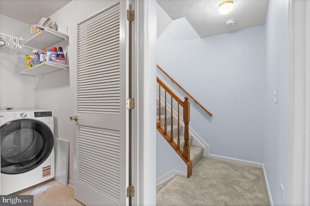 Image 16 of property listing at 50-E HEARTHSTONE CT, Annapolis, MD 21403