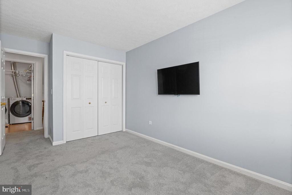 Image 19 of property listing at 50-E HEARTHSTONE CT, Annapolis, MD 21403