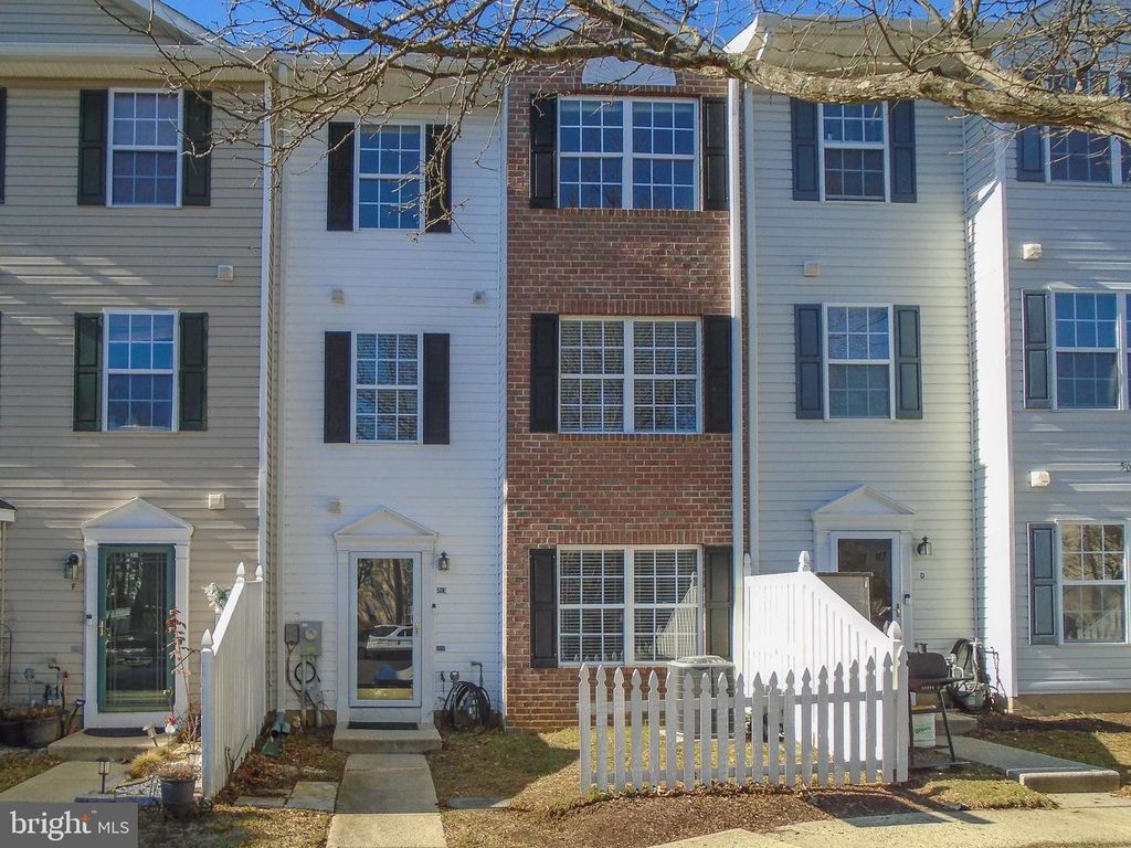 Image 35 of property listing at 50-E HEARTHSTONE CT, Annapolis, MD 21403