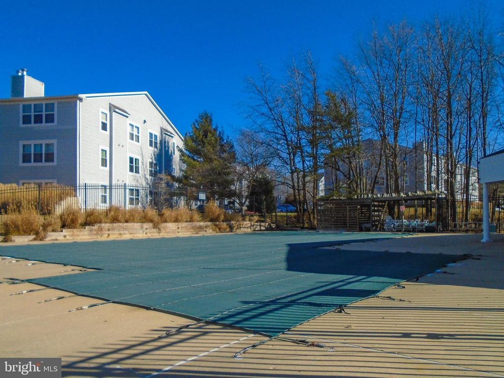 Image 37 of property listing at 50-E HEARTHSTONE CT, Annapolis, MD 21403
