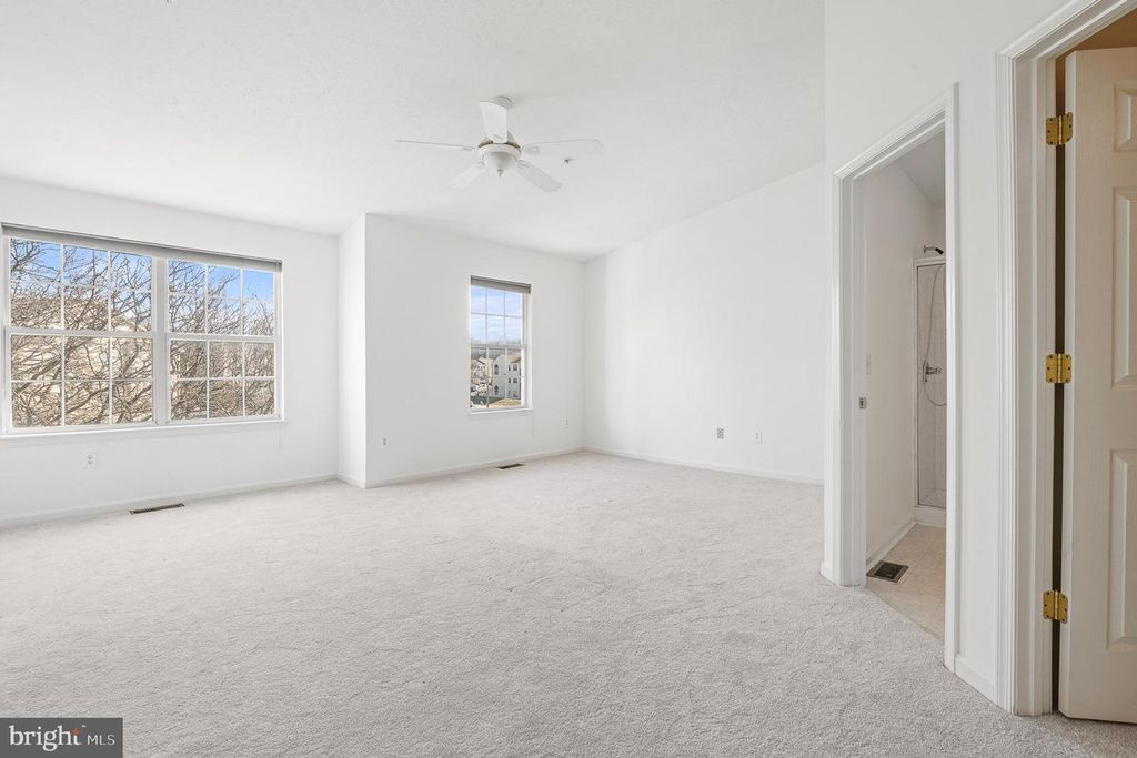 Image 5 of property listing at 50-E HEARTHSTONE CT, Annapolis, MD 21403