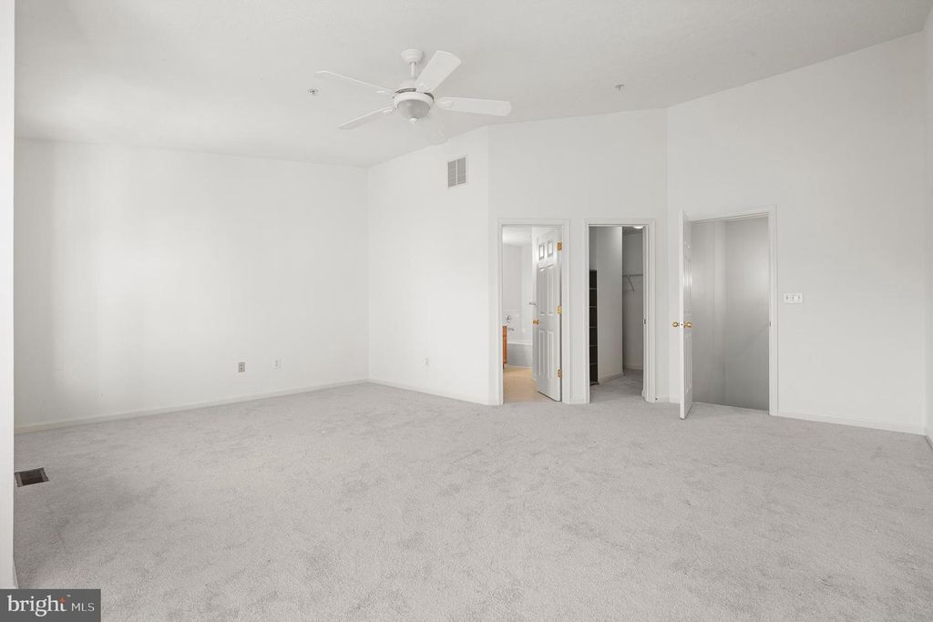 Image 6 of property listing at 50-E HEARTHSTONE CT, Annapolis, MD 21403