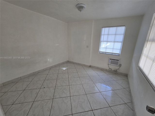 1376 NW 103rd St 3, Miami, FL 33147