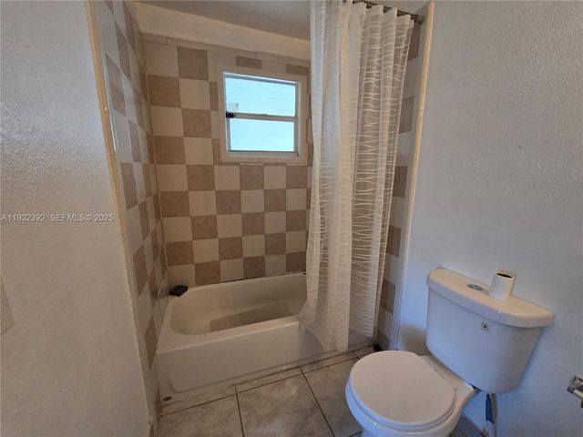 1376 NW 103rd St 3, Miami, FL 33147