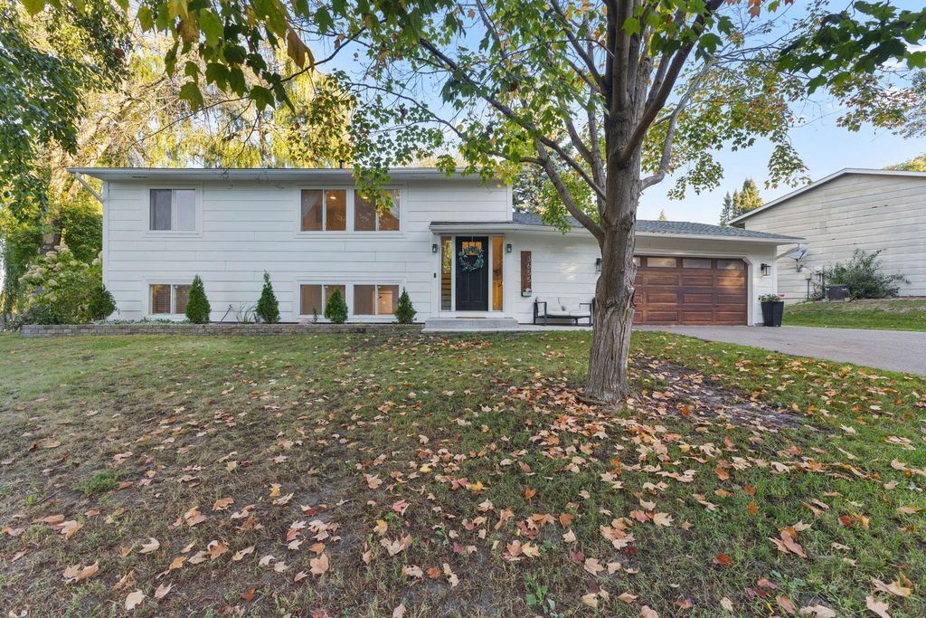 3655 Dallas Lane N, Plymouth, MN 55447