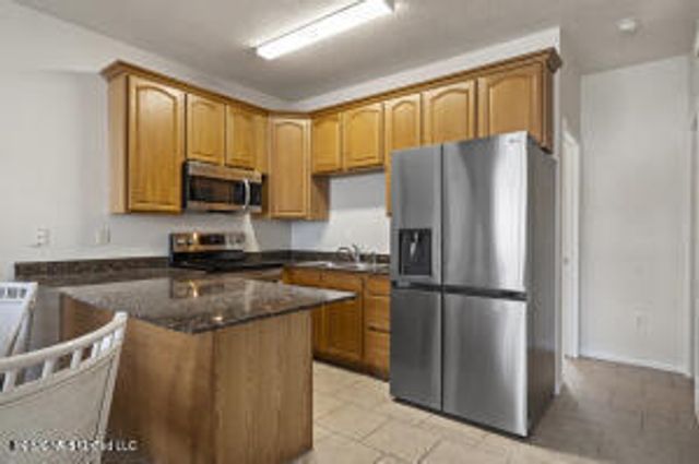 1180 Century Oaks Drive, B, Gulfport, MS 39507
