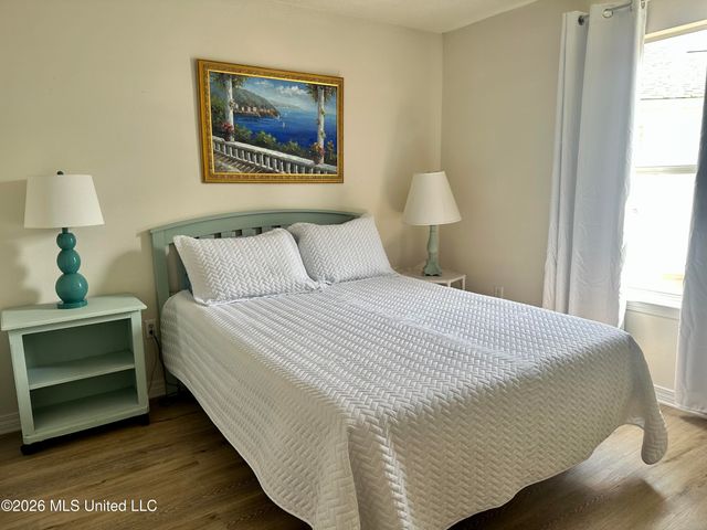 1180 Century Oaks Drive, B, Gulfport, MS 39507