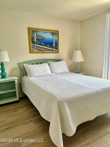 1180 Century Oaks Drive, B, Gulfport, MS 39507