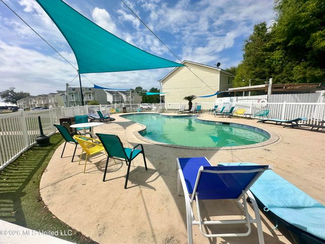 1180 Century Oaks Drive, B, Gulfport, MS 39507