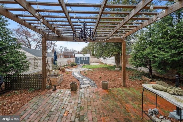 2208 SHEPHERD ST NE, Washington, DC 20018