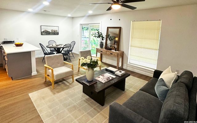 259 E Baetz Blvd, San Antonio, TX 78221