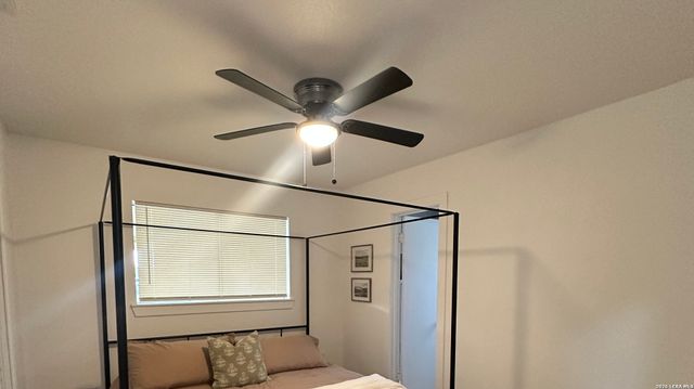 259 E Baetz Blvd, San Antonio, TX 78221