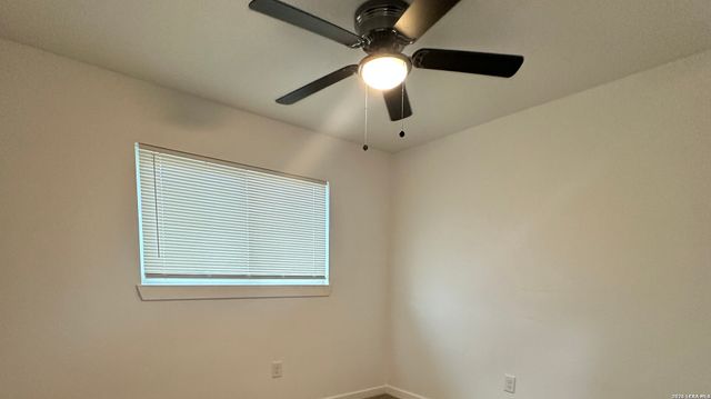 259 E Baetz Blvd, San Antonio, TX 78221