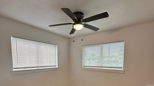 259 E Baetz Blvd, San Antonio, TX 78221