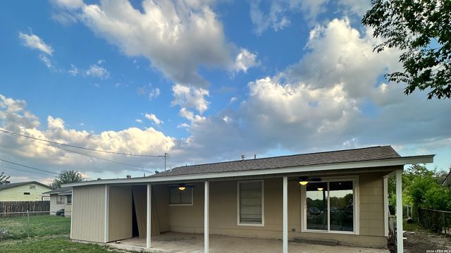 259 E Baetz Blvd, San Antonio, TX 78221