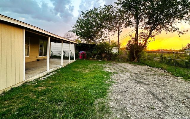 259 E Baetz Blvd, San Antonio, TX 78221