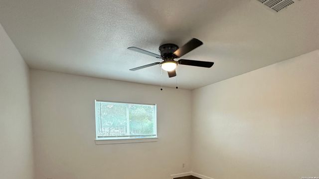 259 E Baetz Blvd, San Antonio, TX 78221