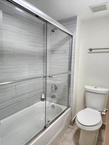 16491 Blatt Blvd 203, Weston, FL 33326
