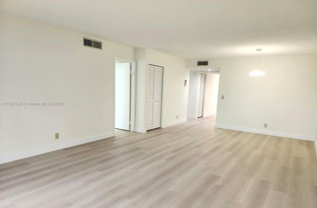 16491 Blatt Blvd 203, Weston, FL 33326