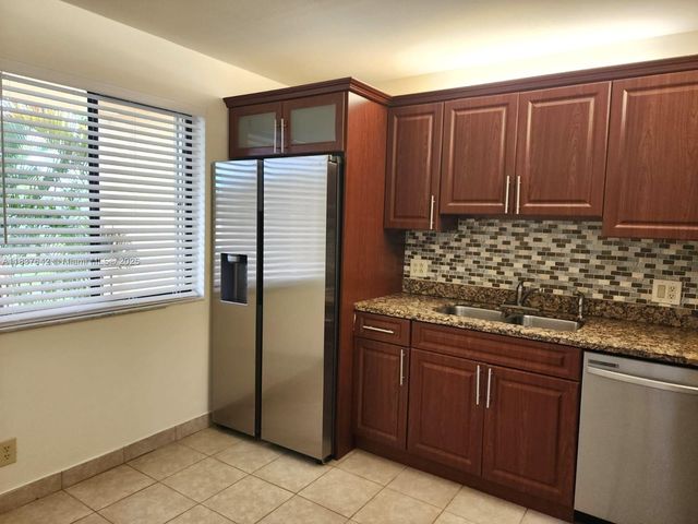 16491 Blatt Blvd 203, Weston, FL 33326