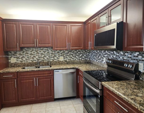 16491 Blatt Blvd 203, Weston, FL 33326