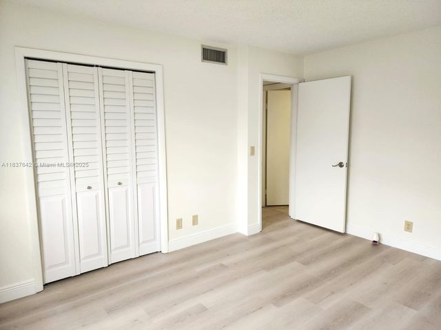 16491 Blatt Blvd 203, Weston, FL 33326