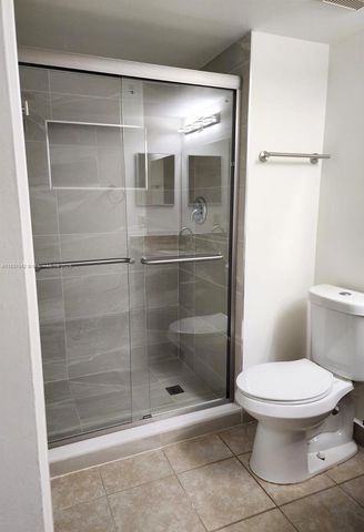 16491 Blatt Blvd 203, Weston, FL 33326
