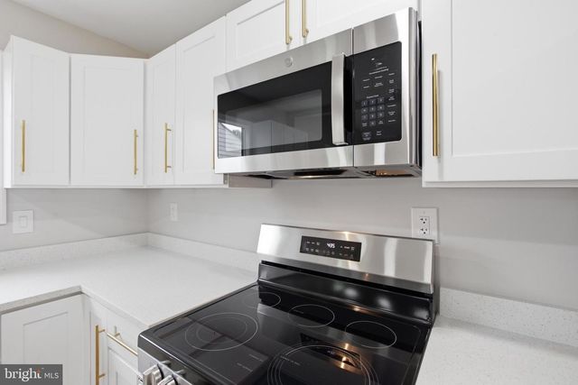 5005 HOLLYWOOD RD, College Park, MD 20740