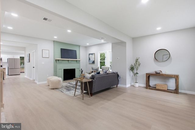 5005 HOLLYWOOD RD, College Park, MD 20740