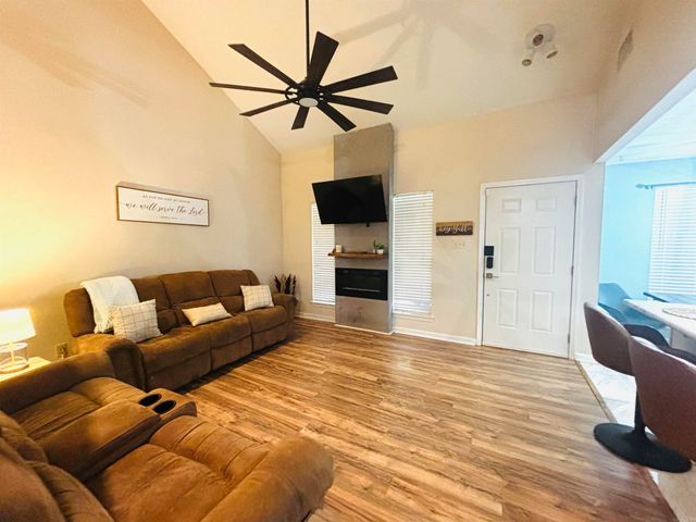 1118 Brookview Drive, Benton, AR 72015